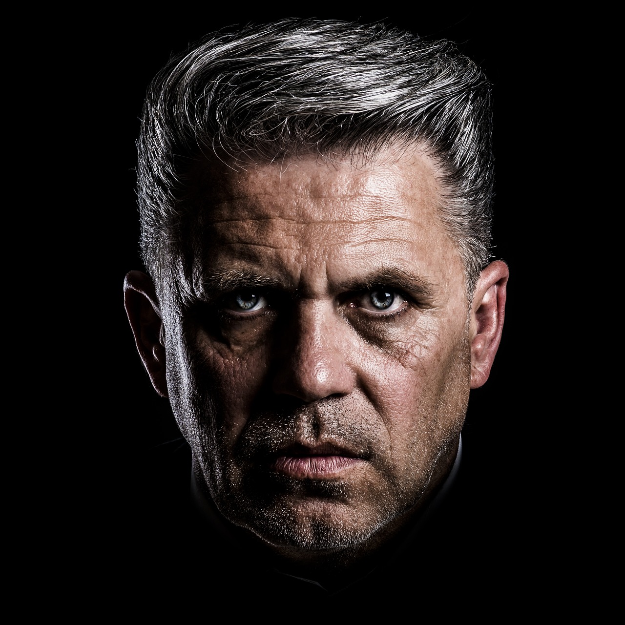 How Do Successful Leaders Handle Crisis Management?