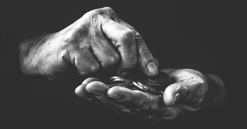 Paid versus organic: which comes first for a startup without budget